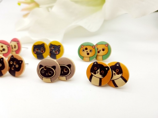 Preview: Katzen Knopf Ohrstecker Holz Button